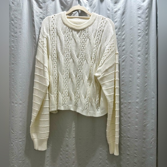 Elegant White Cable Knit Sweater - Picture 2 of 4